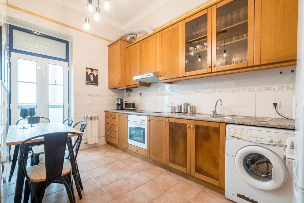 Beautiful Apartment Near The Center Of Lisboa Extérieur photo